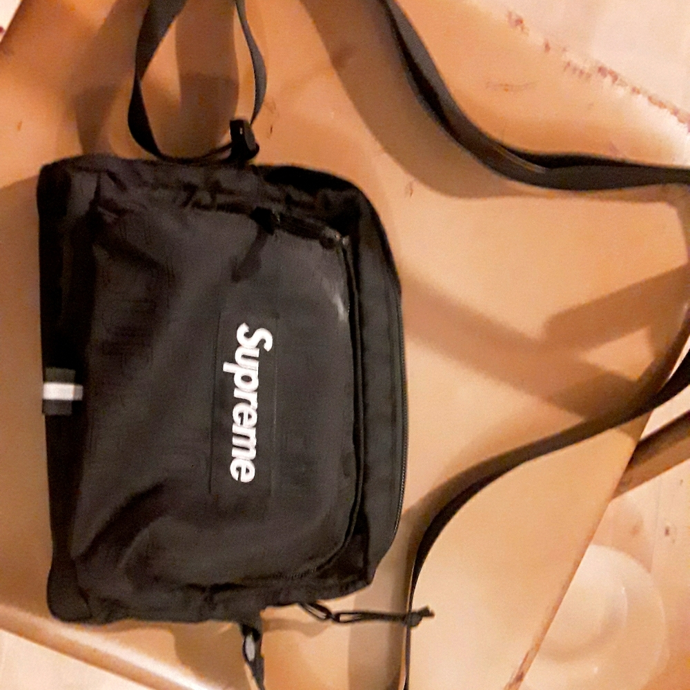 Supreme shoulder bag (SS19)